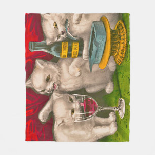Couverture Polaire Les chatons boivent et mangent du poisson sardine