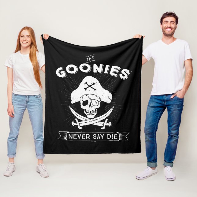 Couverture Polaire Les Goonies "Ne jamais dire mourir" Pirate Badge (En situation)
