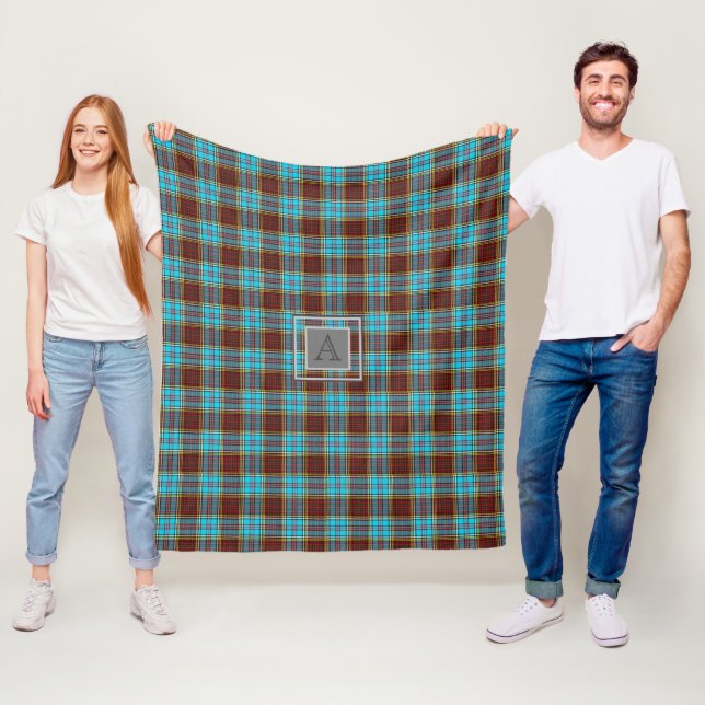 Couverture Polaire LETTRE A ANDERSON TARTAN MONogramME (En situation)