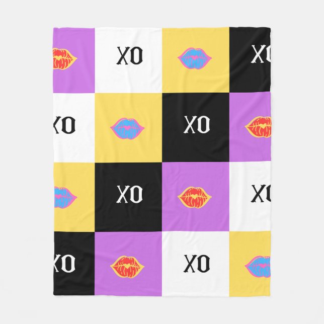 Couverture Polaire Lèvres passionnées et Motif XO (Devant)