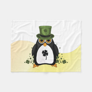 Couverture Polaire Lucky Penguin Saint-Patrick Cozy Trèfle Irlandais