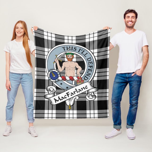 Couverture Polaire MacFarlane Noir & Blanc Clan Badge Tartan Plaid (En situation)