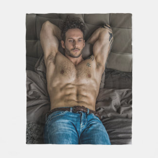 Couverture Polaire Mec Chaud Poitrine Velue Sans Chemise Jean Lit