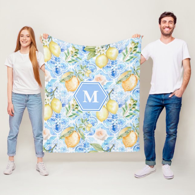 Couverture Polaire Mediterranean Blue Tile Limoncello Monogram Name (En situation)