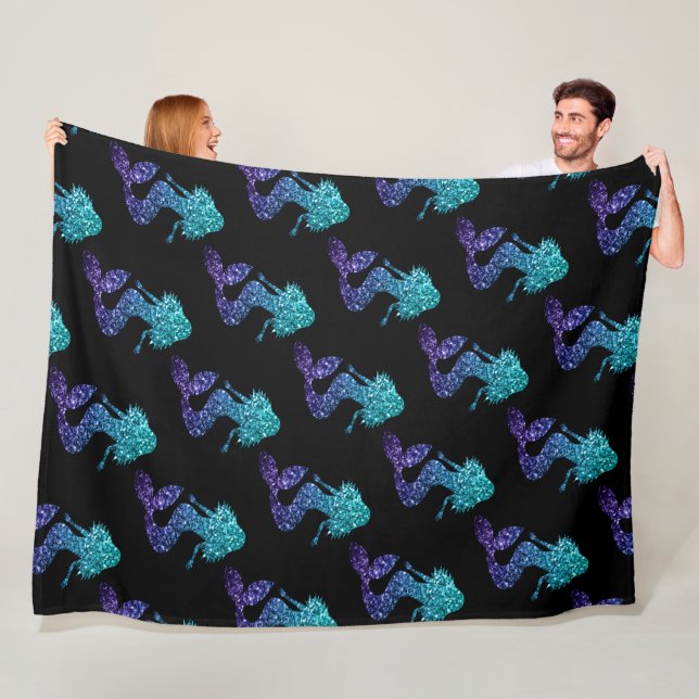 Couverture Polaire Mermaid aqua bleu ombre motif noir (En situation)