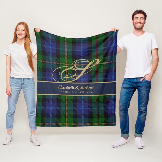 Couverture Polaire Monogram Smith Tartan Blue Green Gold Newlywees (En situation)