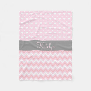 Couverture Polaire Monogramme du gris de rose de motif de coeurs de