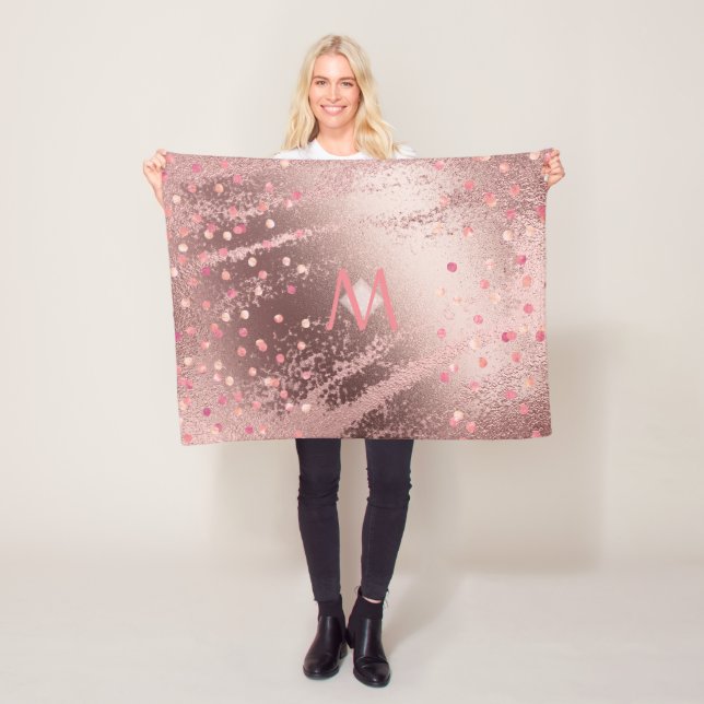 Couverture Polaire Monogramme ROSEGOLD Métallurgie Foil Confetti Look (En situation)