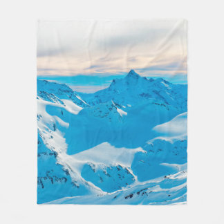 Couverture Polaire Montagnes avec des pics de neige et le coucher de 