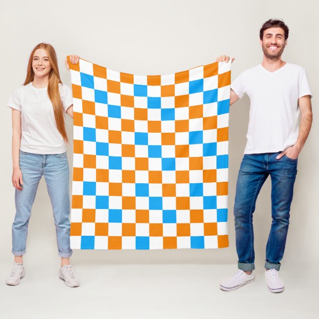 Couverture Polaire Motif à carreaux orange blanc et bleu  (En situation)