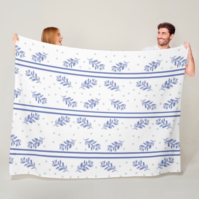 Couverture Polaire Motif aquarelle botanique bleu et gris (En situation)