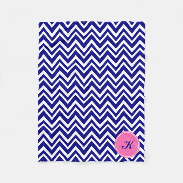 Couverture Polaire Motif Chevron bleu Monogram Navy avec rose chaud (Devant)