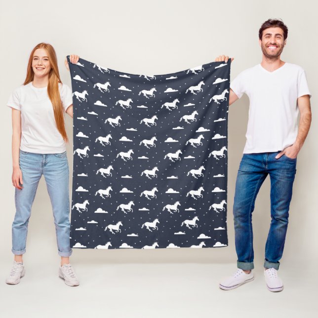 Couverture Polaire Motif ciel de minuit licorne bleu (En situation)