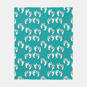 Couverture Polaire Motif pieds avec coeur rouge