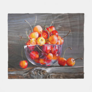 Couverture Polaire Nature morte de cerises dans un bol en verre sur t
