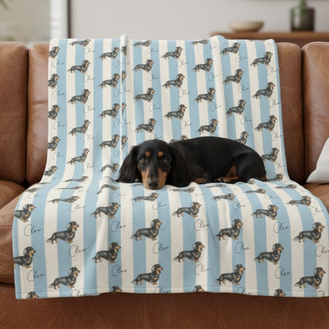 Couverture Polaire Nom de l'animal de compagnie personnalisé Blue Str (Get cozy with this "Custom Blue Stripe Dachshund Pet Name Fleece Blanket"!)