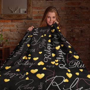 Couverture Polaire Noms répétés initiales et coeurs or noir