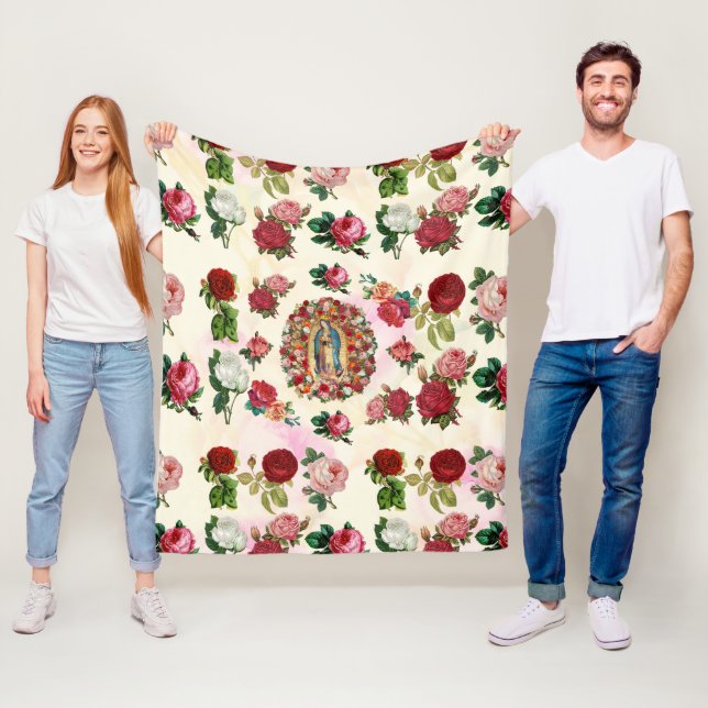 Couverture Polaire Notre-Dame de Guadalupe Roses Potpourri (En situation)