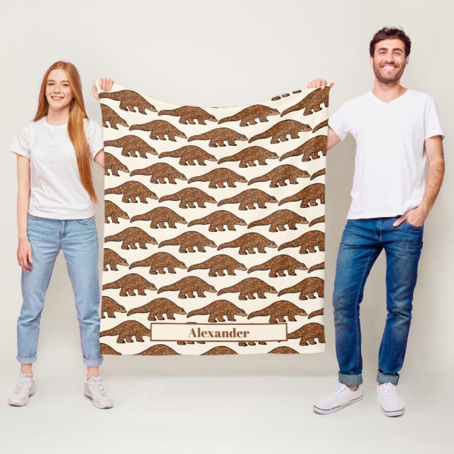Couverture Polaire Pangolin Cute Brown avec nom Fleece Blanche (En situation)