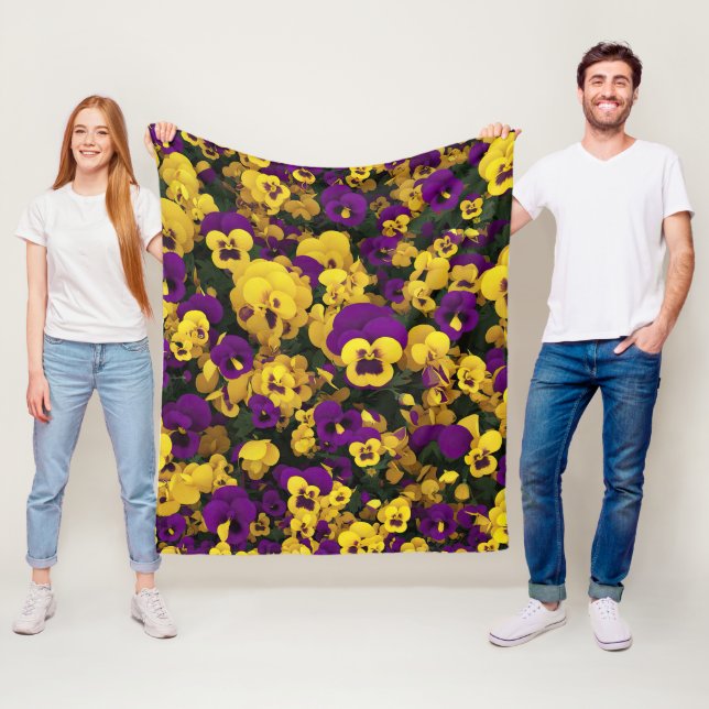 Couverture Polaire Pansies jaune et violet (En situation)