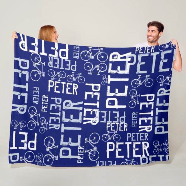 Couverture Polaire Peter Nom personnalisé et vélos bleu foncé (En situation)