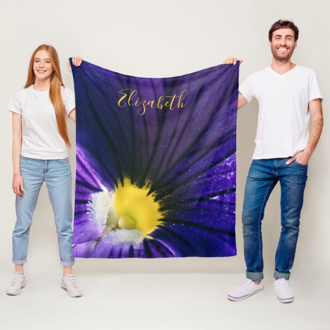 Couverture Polaire Photographie de macro violet pansy élégante (En situation)