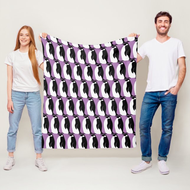 Couverture Polaire Pingouin Motif violet noir blanc (En situation)