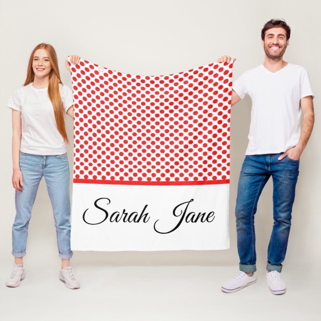 Couverture Polaire Pois rouge blanc classique | Nom personnalisé (En situation)