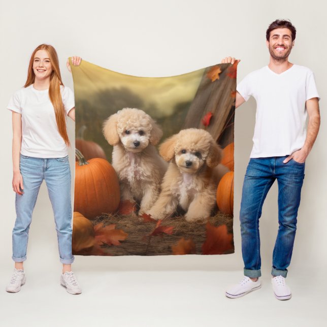 Couverture Polaire Poodle Chiot Automne Citrouille délice (En situation)