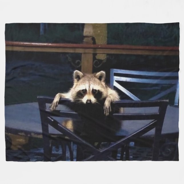 COUVERTURE POLAIRE RACCOON ATTENDANT D'ÊTRE SERVIE (Devant (Horizontal))