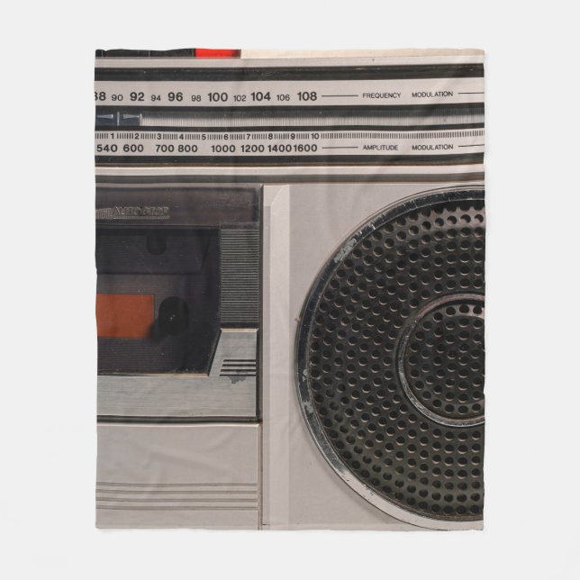 Couverture Polaire Radiocassette radio stéréo portable rétro obsolète (Devant)