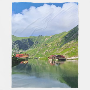 Couverture Polaire Reflet du lac Bâlea – Impression alpine des Carpat