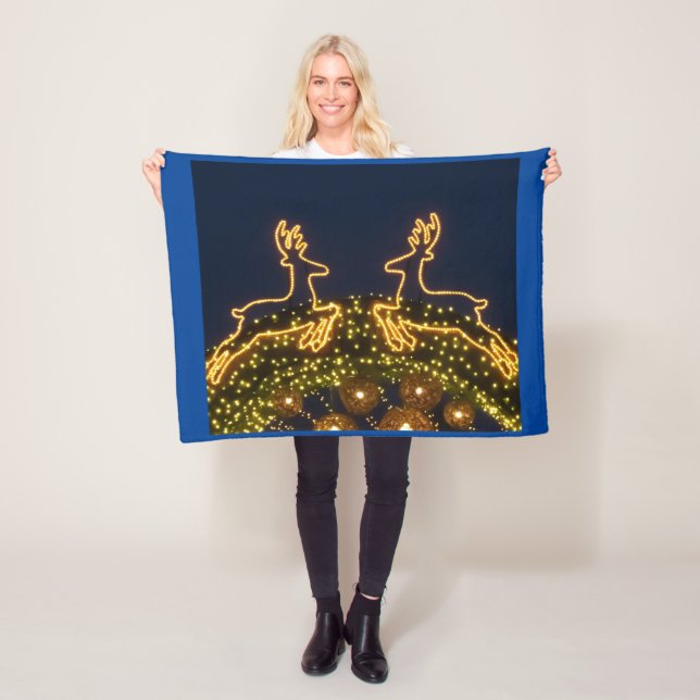 Couverture Polaire Rennes de Noël (En situation)