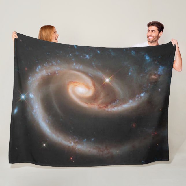 COUVERTURE POLAIRE ROSE GALAXY (En situation)
