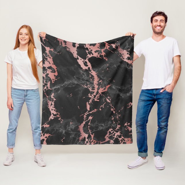 Couverture Polaire Rose PInk et gris marbre noir (En situation)