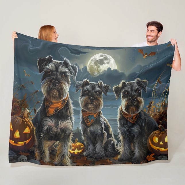 Couverture Polaire Schnauzer Halloween Éffrayant (En situation)