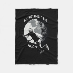 Couverture Polaire Scooting de la lune - Stunt Scooter Fleece Blanket
