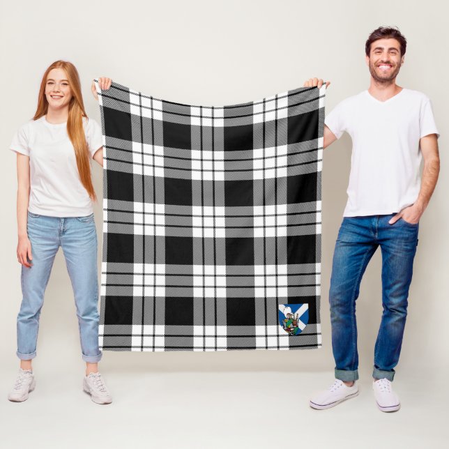 Couverture Polaire Scotts MacFarlane Tartan noir et blanc Plaid (En situation)