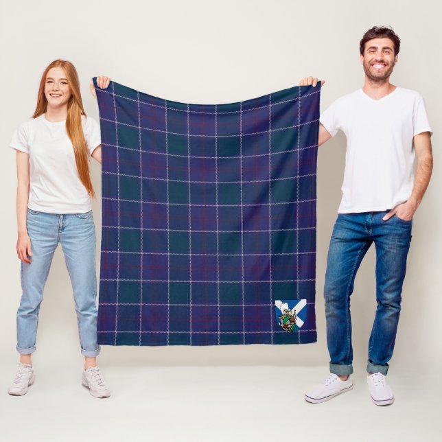 Couverture Polaire Scotts Navy US Edzell Tartan Plaid (En situation)
