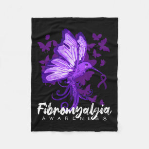 Couverture Polaire Sensibilisation Colibri tenant du ruban pourpre