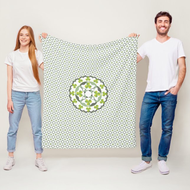 Couverture Polaire Shamrock Clover Celtic Inspiré Motif (En situation)