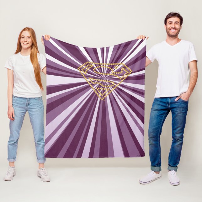 Couverture Polaire Supergirl Studded S-Shield (En situation)