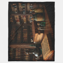 Couverture Polaire Table apothecaire Scène médiévale