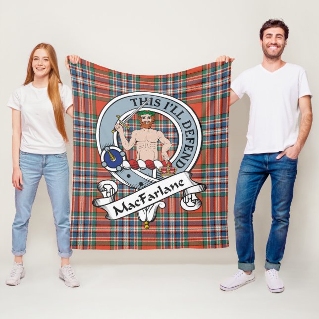 Couverture Polaire Tartan MacFarlane Ancien Clan Badge à Carreaux (En situation)