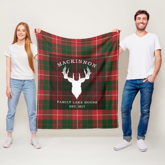 Couverture Polaire Tartan Plaid Clan MacKinnon Family Lake House (En situation)