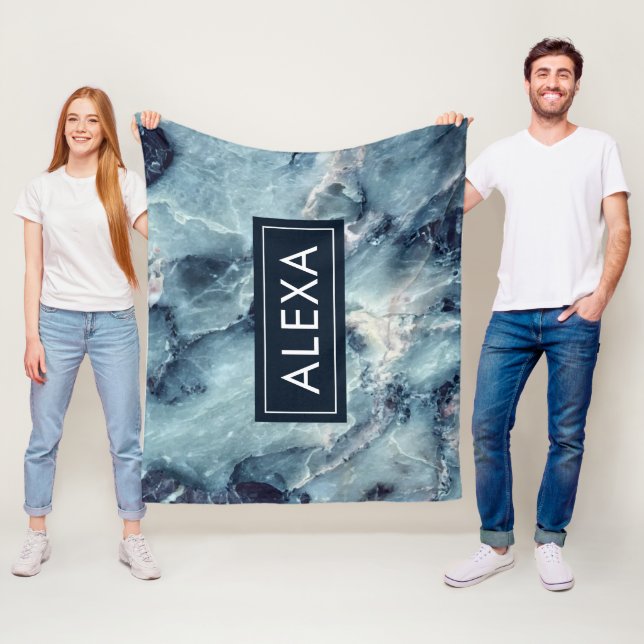 Couverture Polaire Texture en faux marbre bleu-gris (En situation)