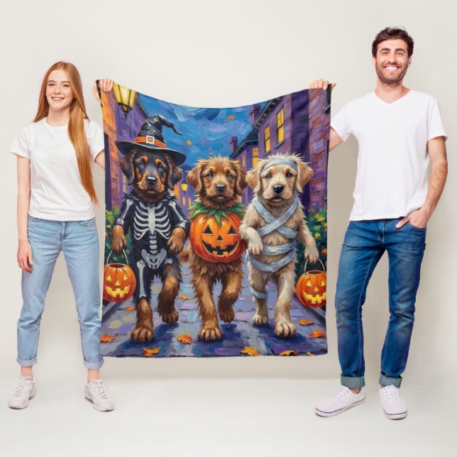 Couverture Polaire Tibetan Mastiff  Dogs In Halloween Costumes (En situation)