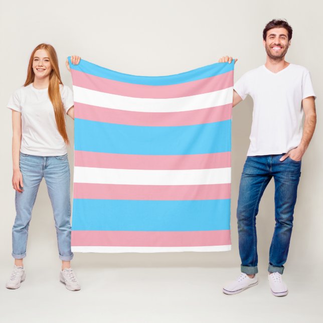 Couverture Polaire Trans Pride ! (En situation)