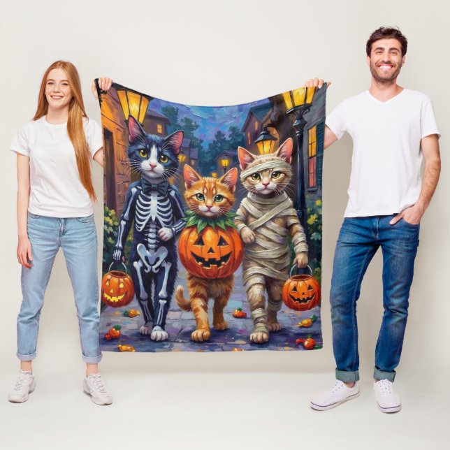 Couverture Polaire Tuxedo Chats Trick-or-Treating in Halloween Costum (En situation)