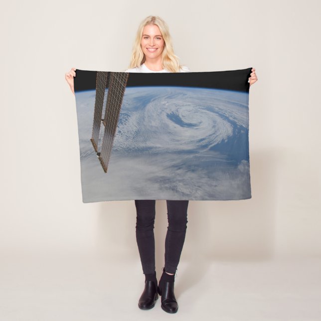 Couverture Polaire Un Système De Faible Pression Mi-Atlantique. (En situation)